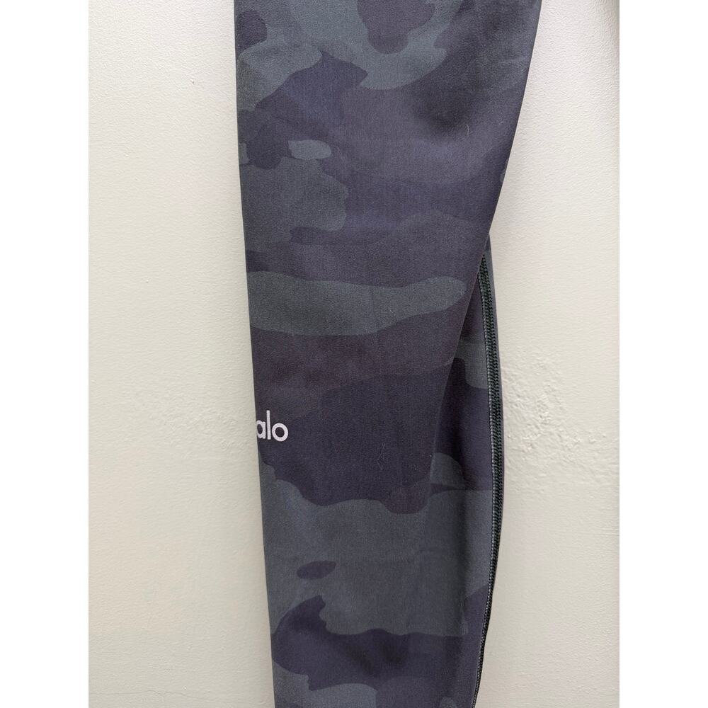 Alo Yoga High-Waist Green Camo Leggings Size Medium - Picture 3 of 5